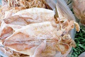 Lam Sơn Food là địa chỉ mua mực khô Vũng Tàu tươi ngon, đảm bảo vệ sinh thực phẩm, chất lượng và uy tín hàng đầu thị trường.