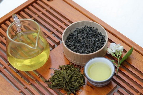 Nên sử dụng chè tại những thời điểm thích hợp như buổi sáng hoặc sau bữa ăn. Nên sử dụng chè tại những thời điểm thích hợp như buổi sáng hoặc sau bữa ăn.