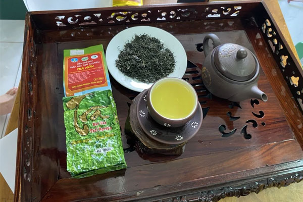 Nên bảo quản chè trong hộp đựng hoặc hút chân không để giữ nguyên hương vị của trà.